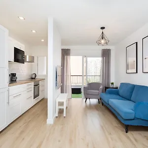 https://modern-center-apartment.tenerifehoteles.net