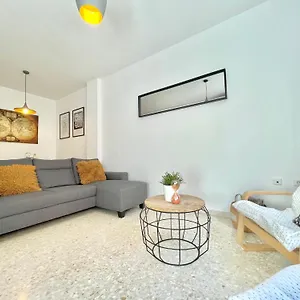 https://cntrico-2-dormitorios-con-parking-en-la-trinidad.1costadelsol.com
